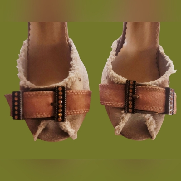 CUTE PAIR SPLASH TAN HIGH HEEL SHOES W/BROWN SUEDE & RHINESTONE BUCKLES SZ. 8.5 - Picture 3 of 8
